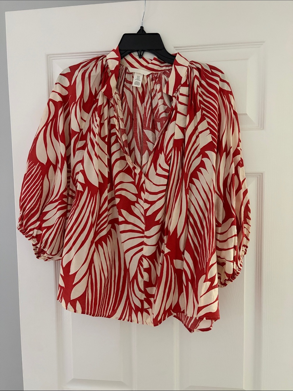 H&M Red and Cream V-Neck Printed Blouse
